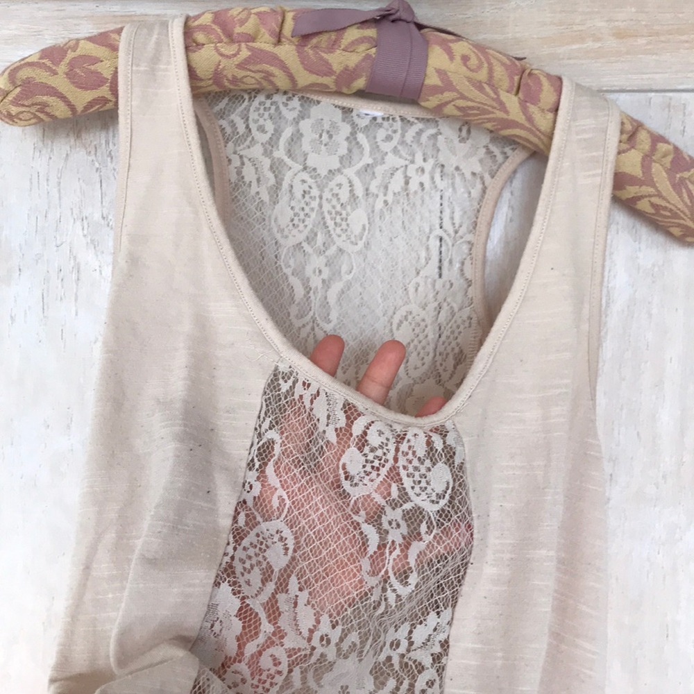 Pretty Lace Tank - Picture 3 of 3